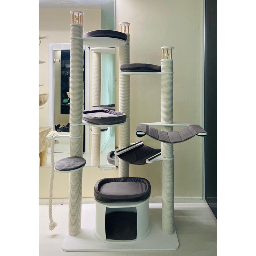 Комплекс кошачий большой, белое дерево и серые лежанки