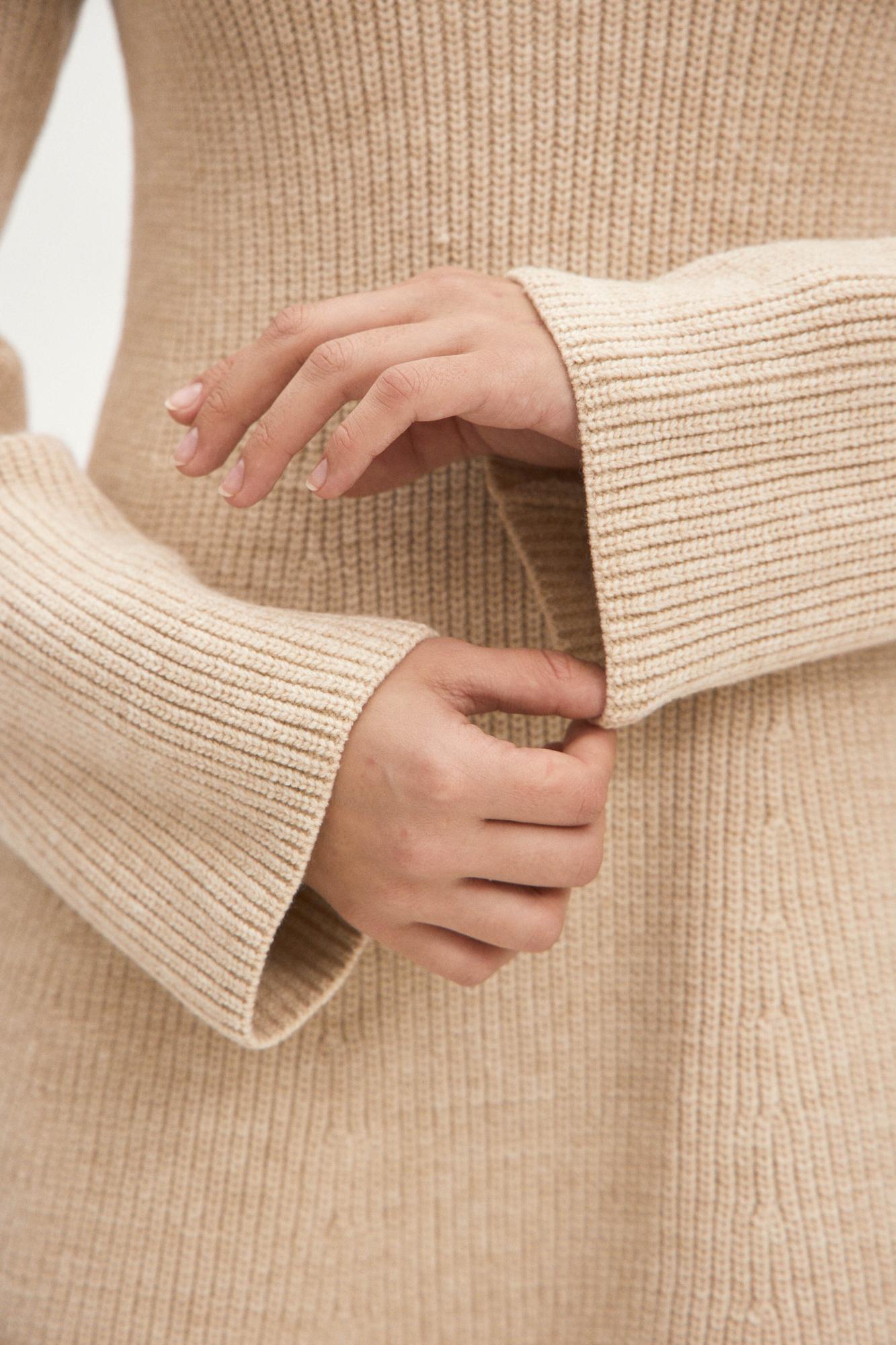 Платье мини из трикотажа