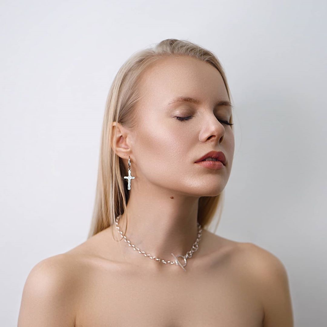 серьги-круги с крестами