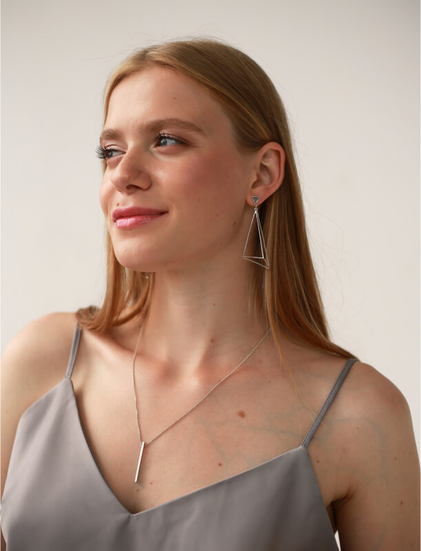 кулон Столбик