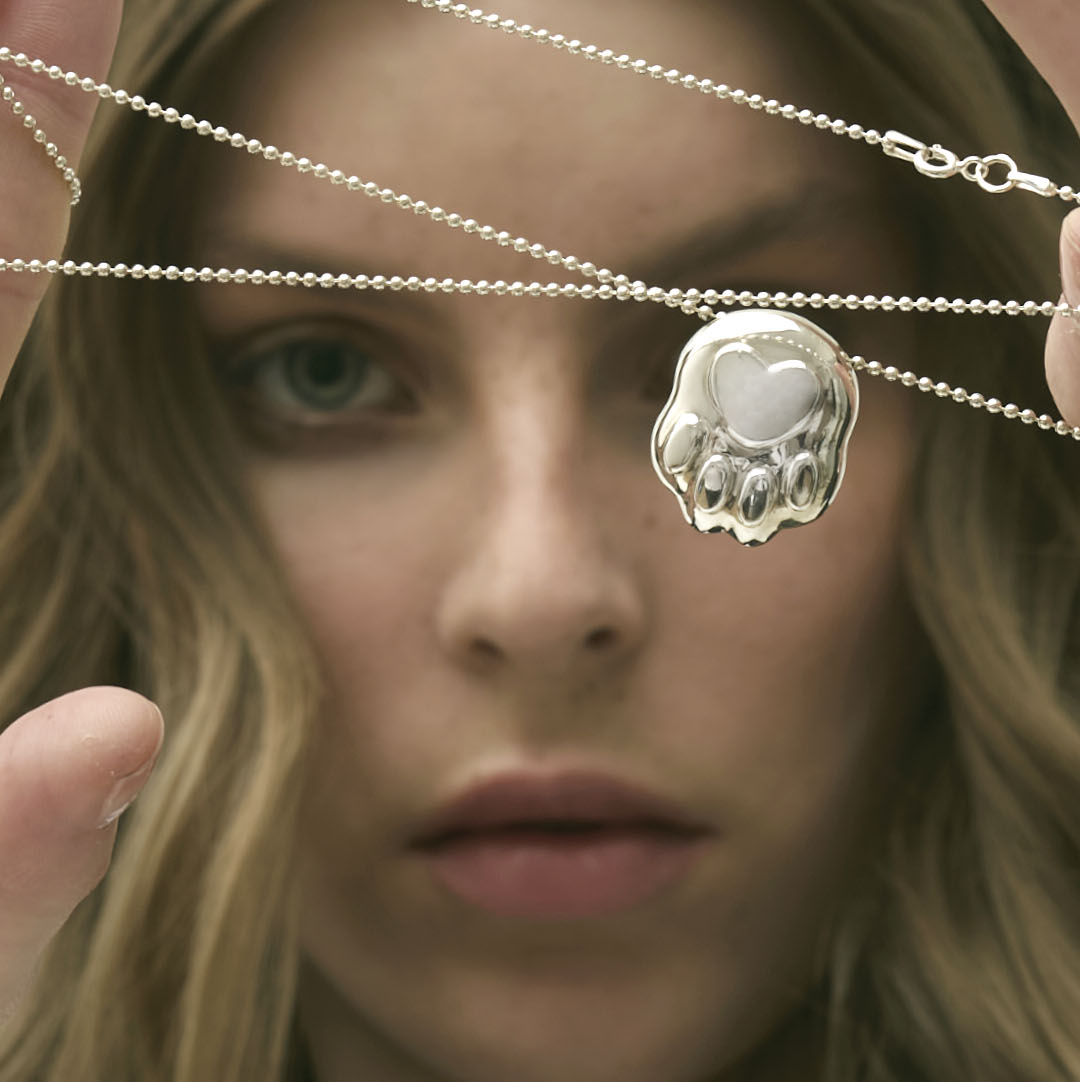 подвеска Лапка