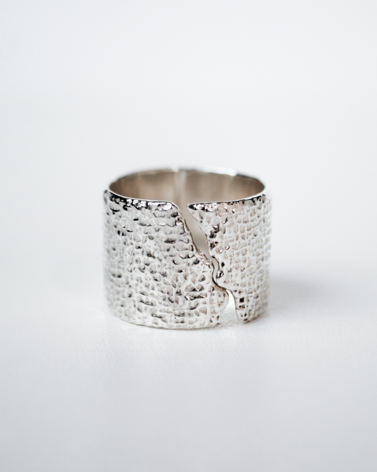 кольцо Трещина