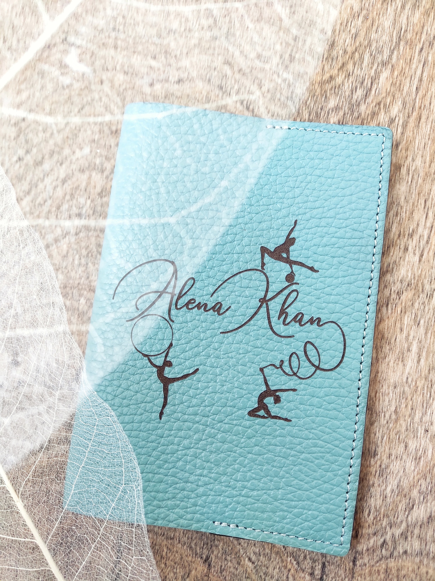 Обложка для паспорта ТРИ ГИМНАСТКИ пыльно-мятный