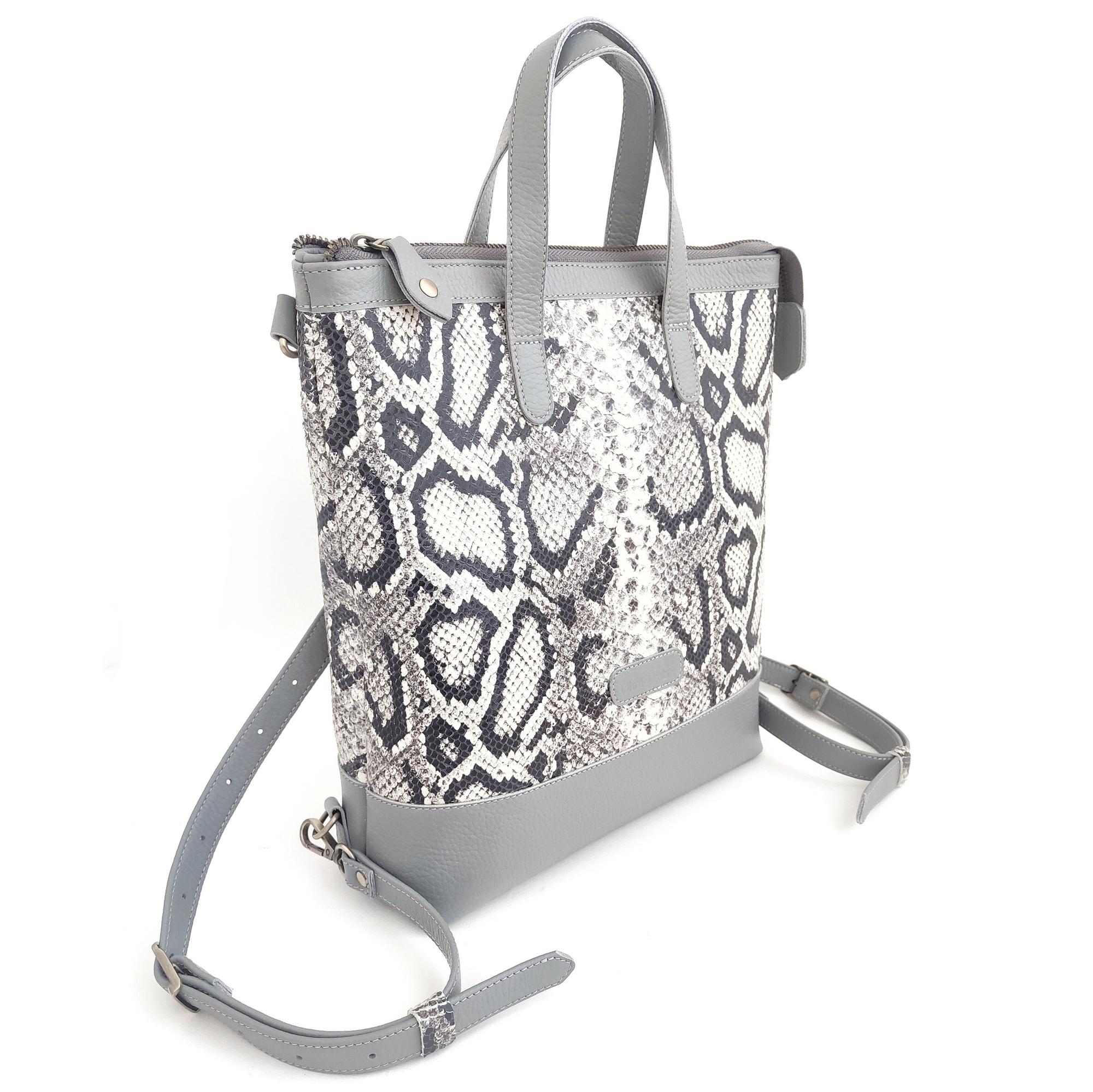 Сумка-рюкзак АВАЛОН питон ЧБ + серый жемчуг
