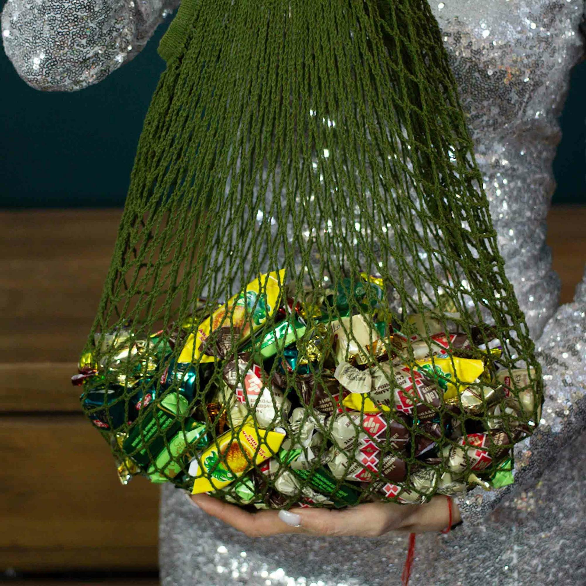 Авоська со сладостями