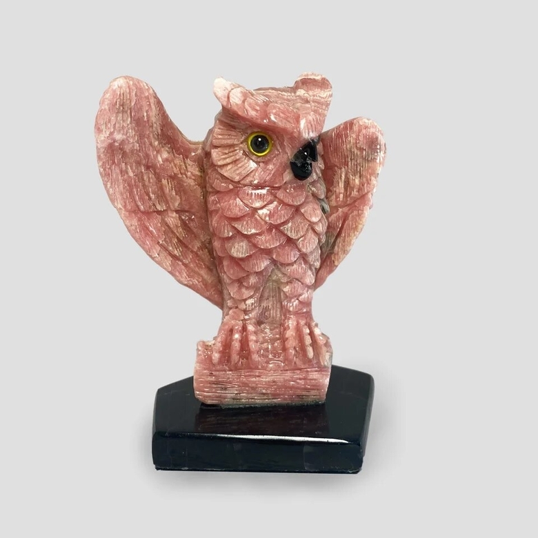 Скульптура "Сова средняя" (родохрозит)