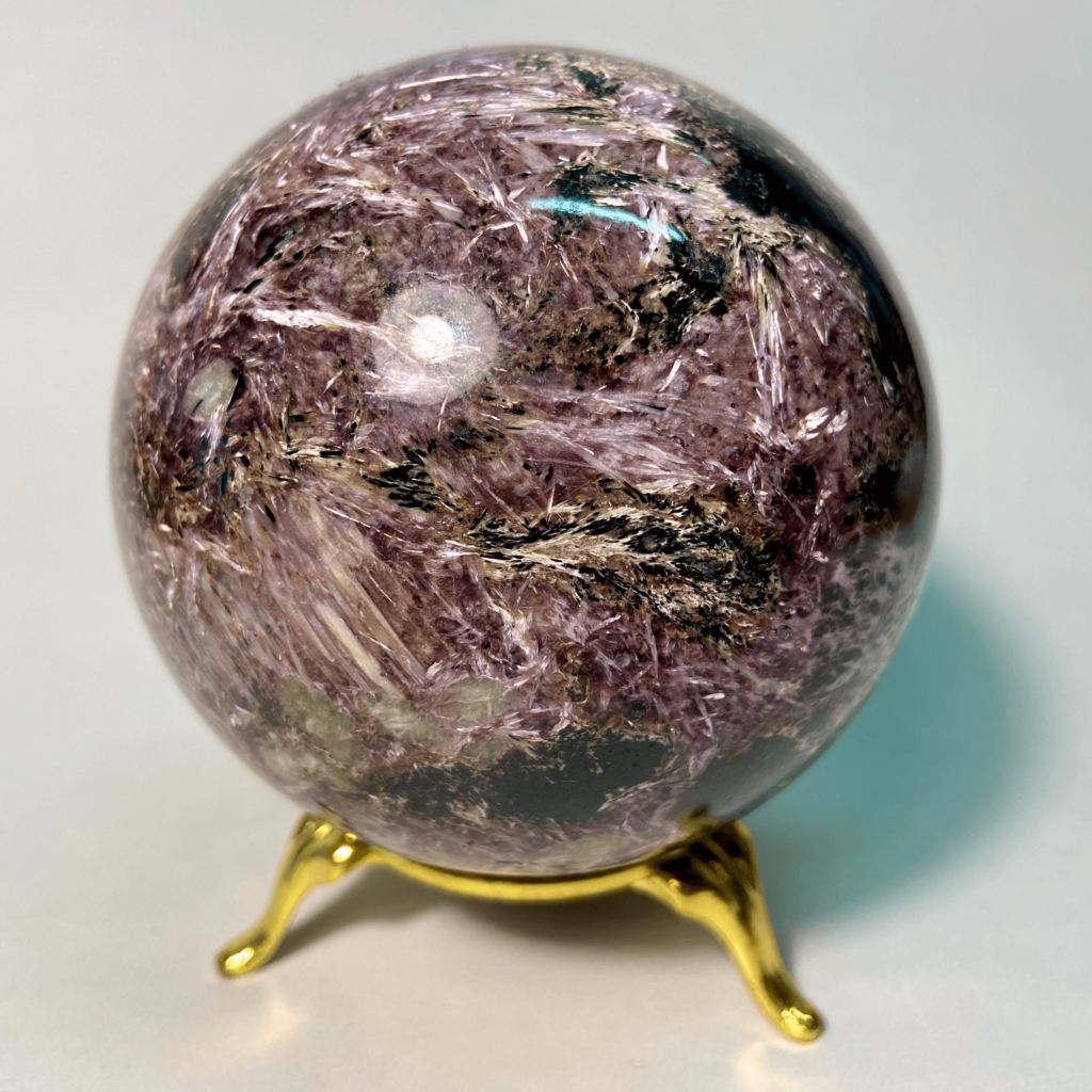 Шар (чароит)