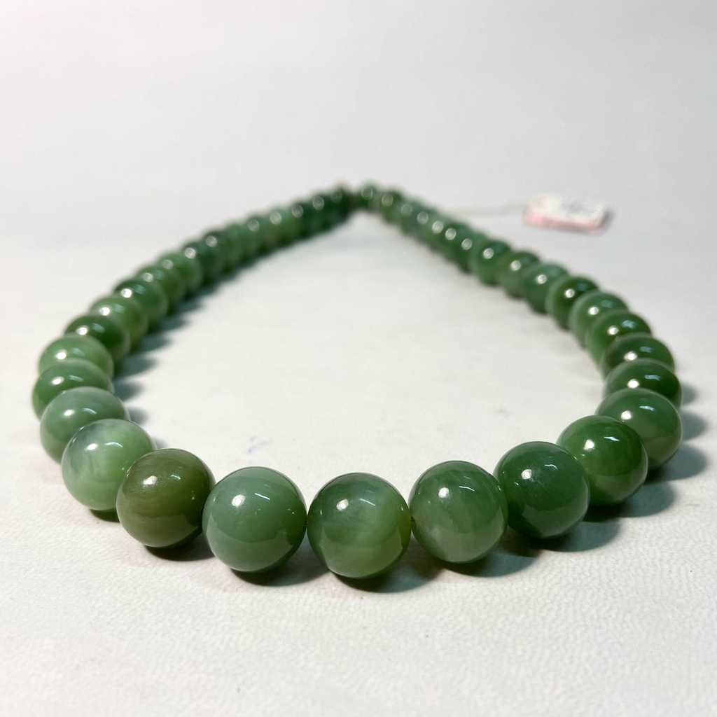 Бусы (нефрит с эффектом кошачьего глаза)