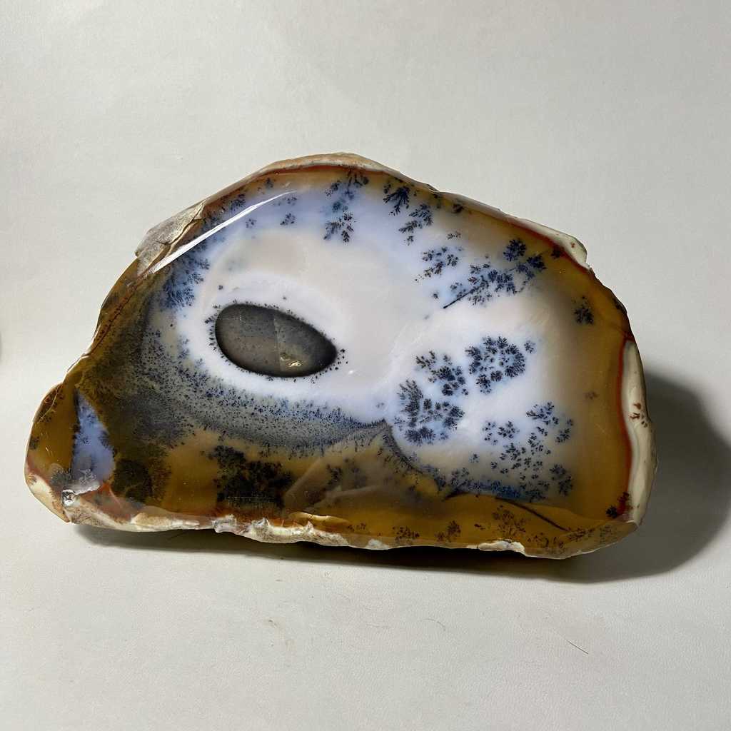 Агат пейзажный приполировка