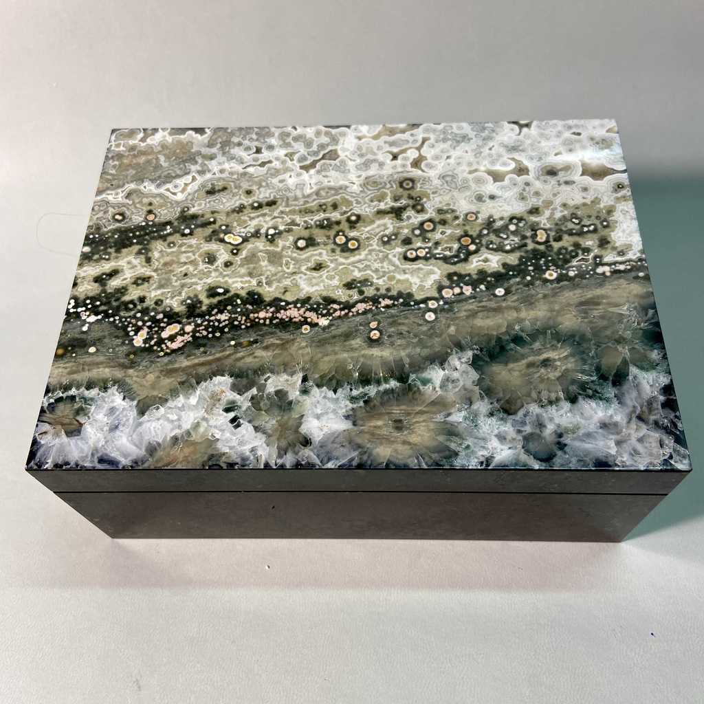 Шкатулка-хьюмидор (океаническая яшма)