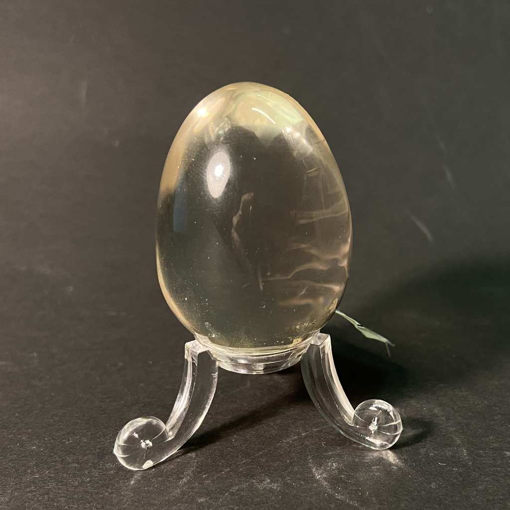 Яйцо (горный хрусталь)