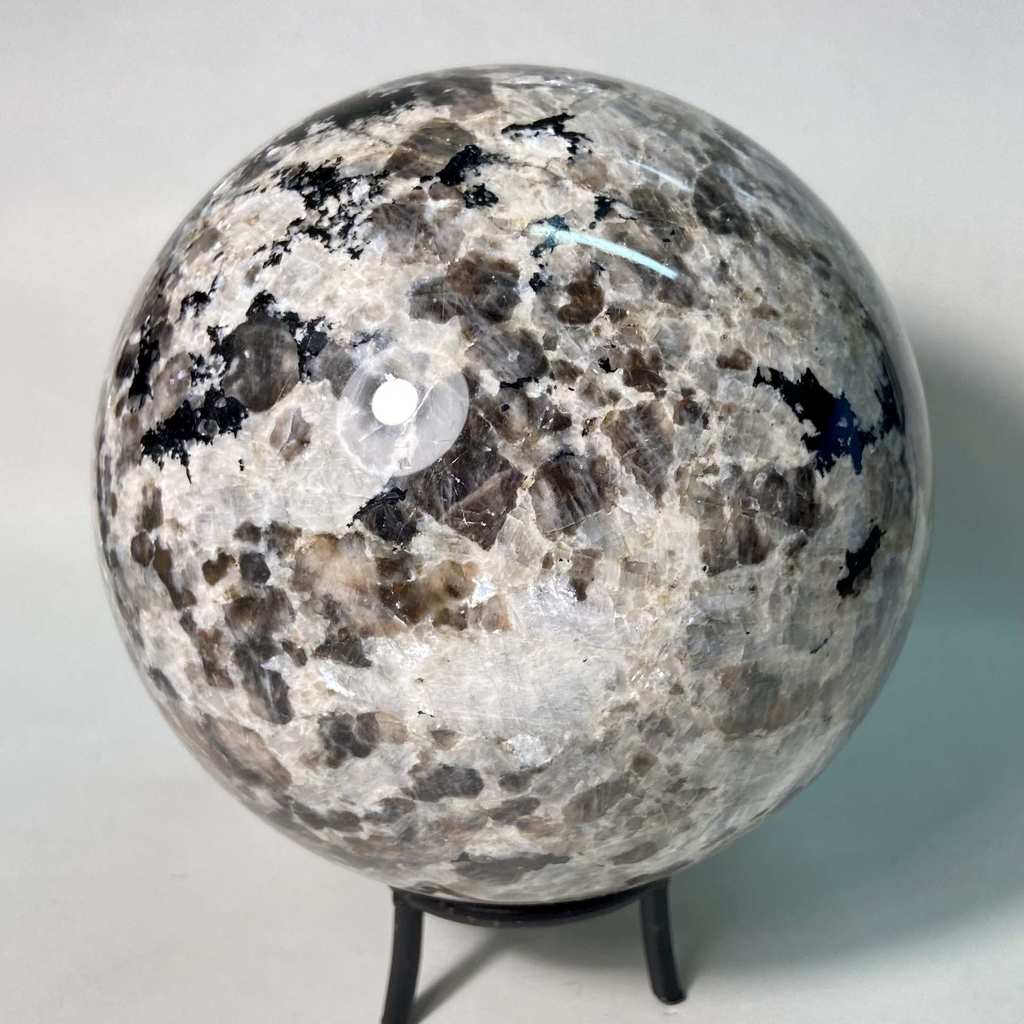 Шар (нифелин, полевой шпат)