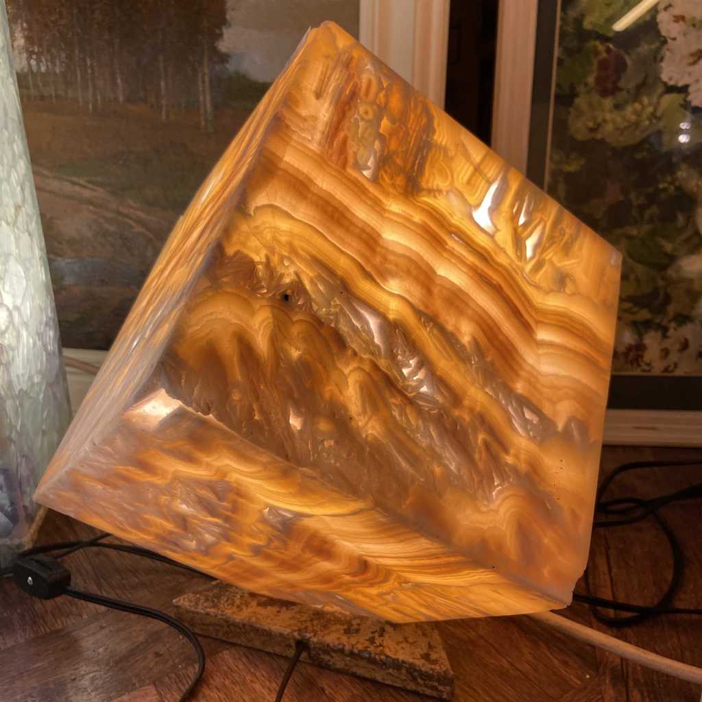 Светильник "Куб" (арагонит), Мексика