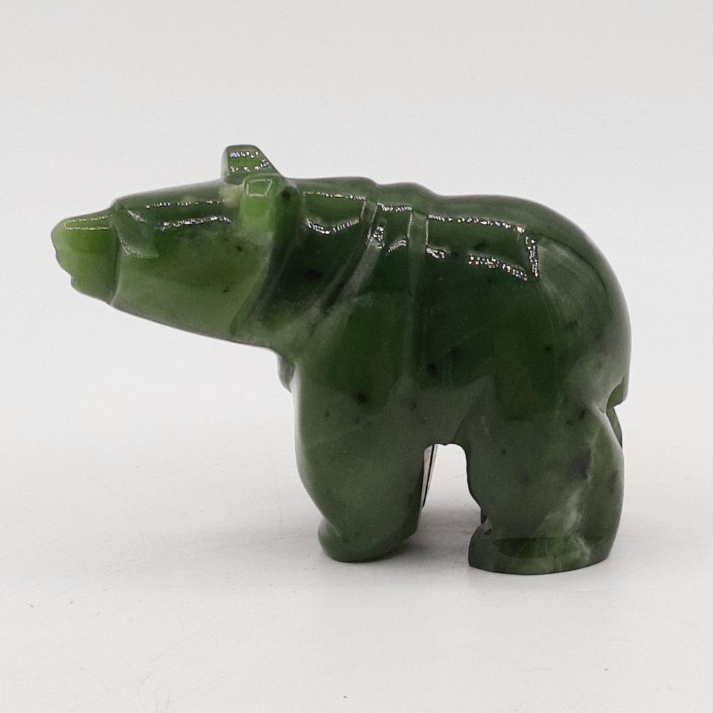"Медведь" (нефрит)