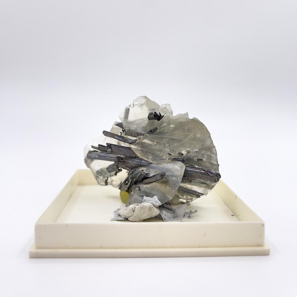 Антимонит с кальцитом, Китай