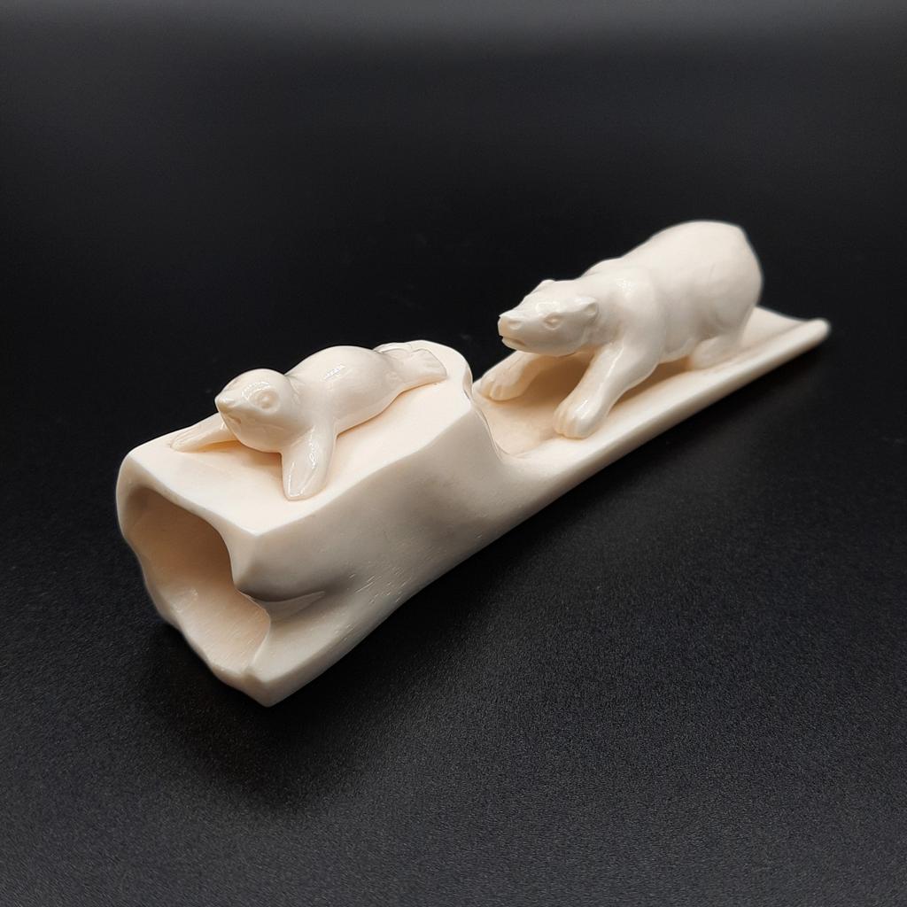 Скульптура "Медведь и нерпа", цевка