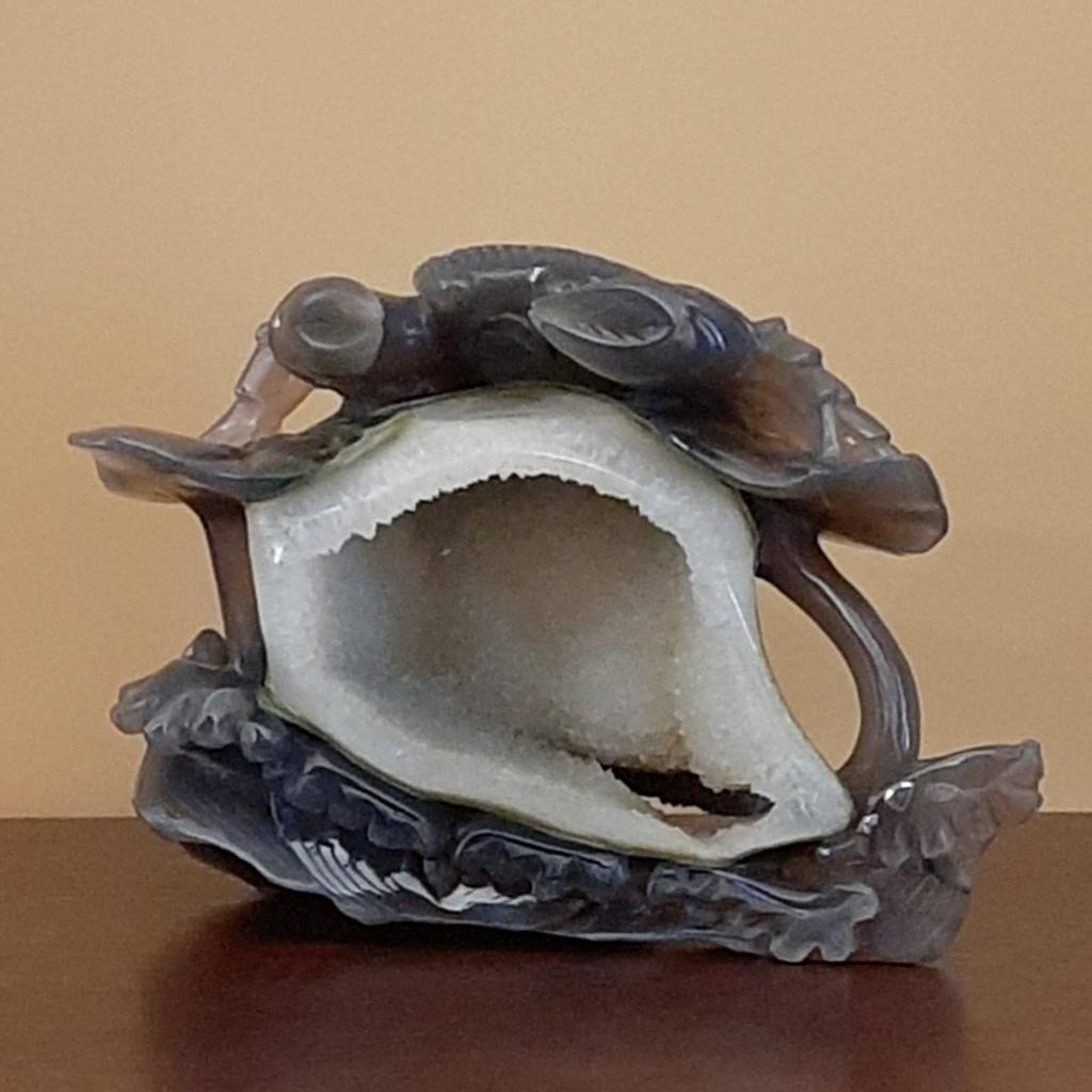 Скульптура "Краб", агат с жеодой