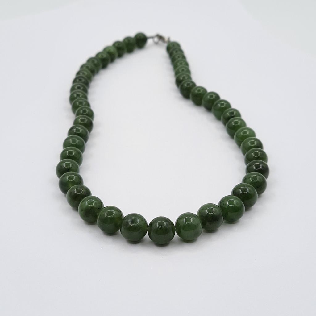 Бусы, нефрит, Канада