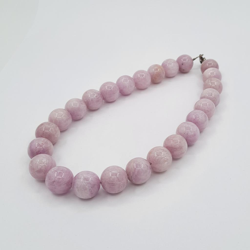 Бусы, кунцит