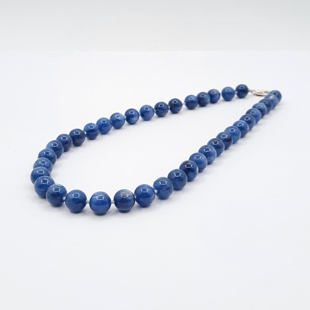 Бусы, кианит