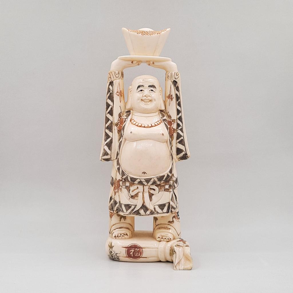 Скульптура "Хоттей с жемчужиной", кость буйвола