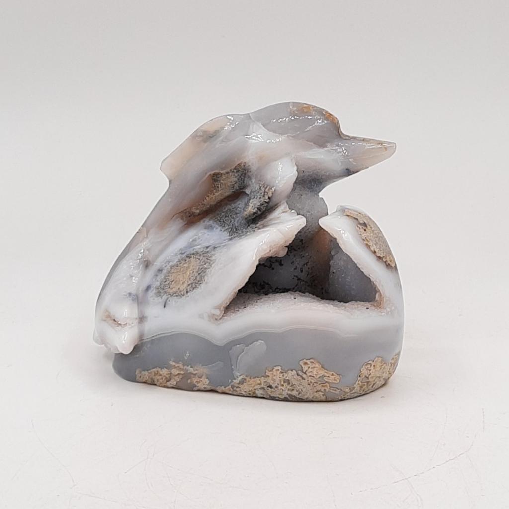 Скульптура "Дельфинчик", халцедон голубой с жеодой