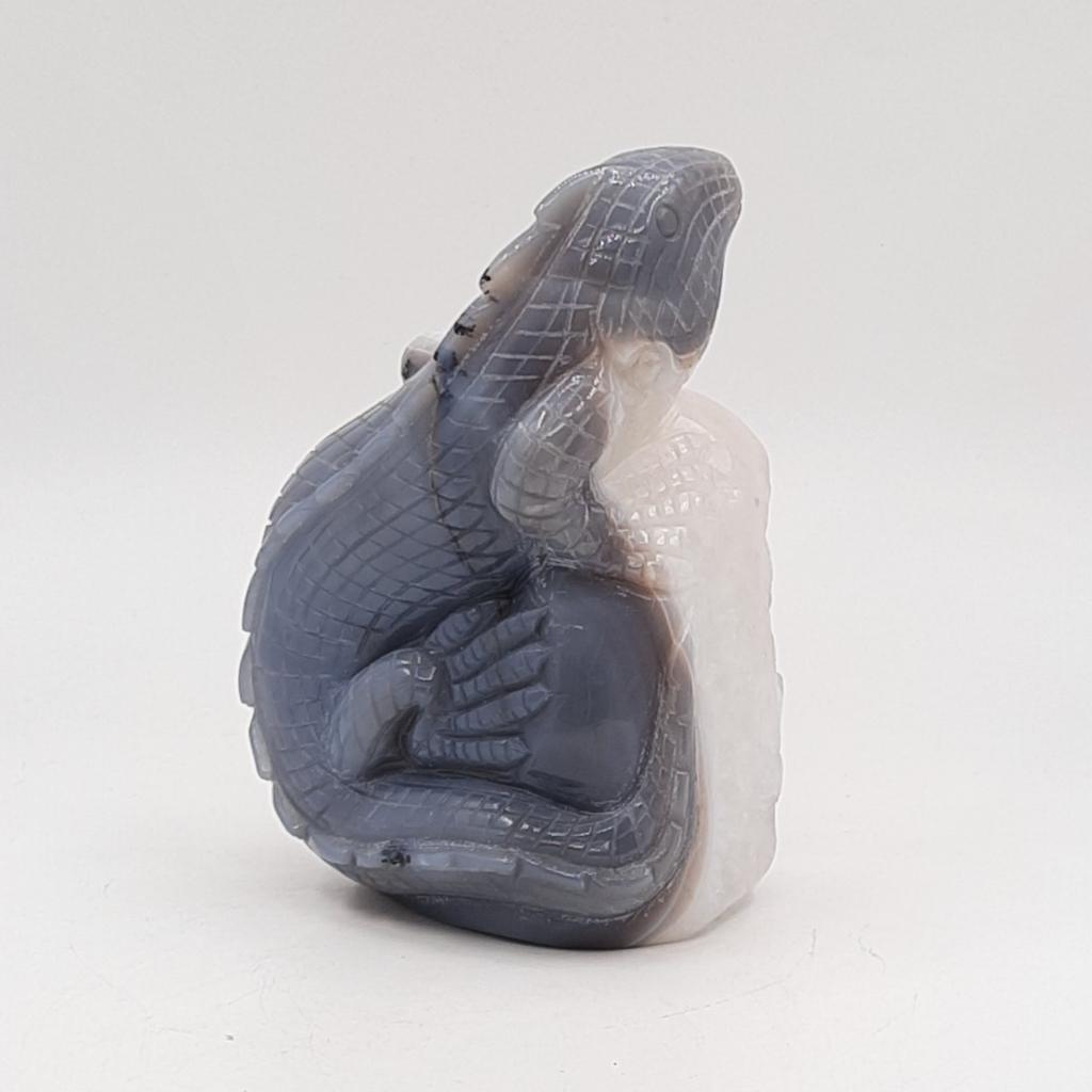 Скульптура "Игуана", агат с друзой кварца