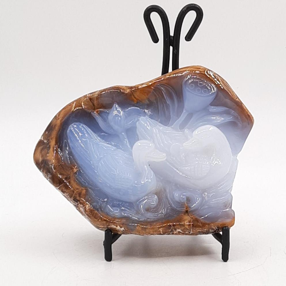 Скульптура "Уточки-мандаринки", голубой халцедон, Турция