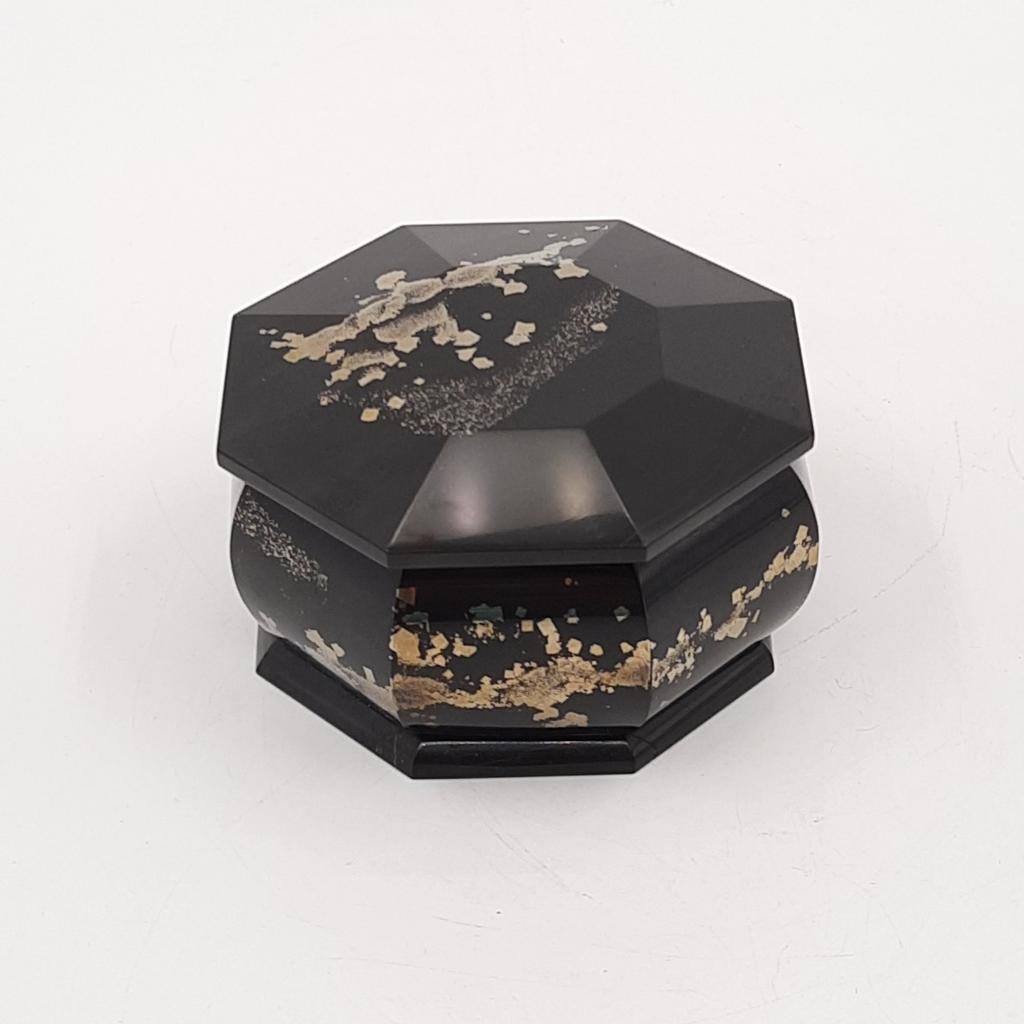 Шкатулка, шунгит с пиритом