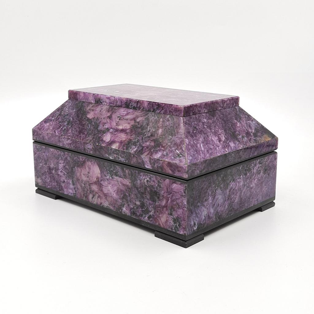 Ларец, чароит