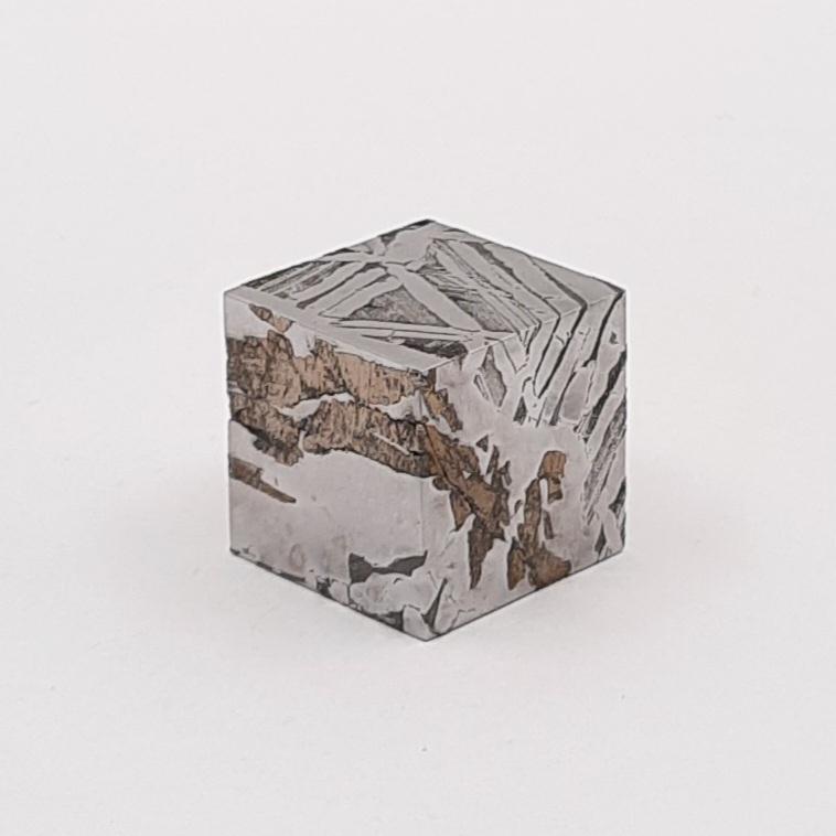 Куб, метеорит Сеймчан, Россия, Магадан