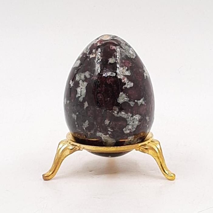 Яйцо, эвдиалит