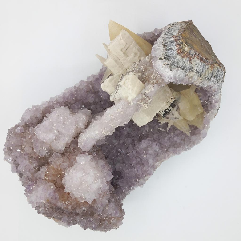 Друза, аметист, кварц, кальцит, гематит