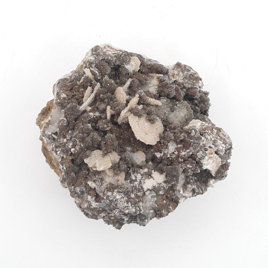 *Кварц, кальцит, молибденит, гематит, Россия, Дальний Восток, Дальнегорск