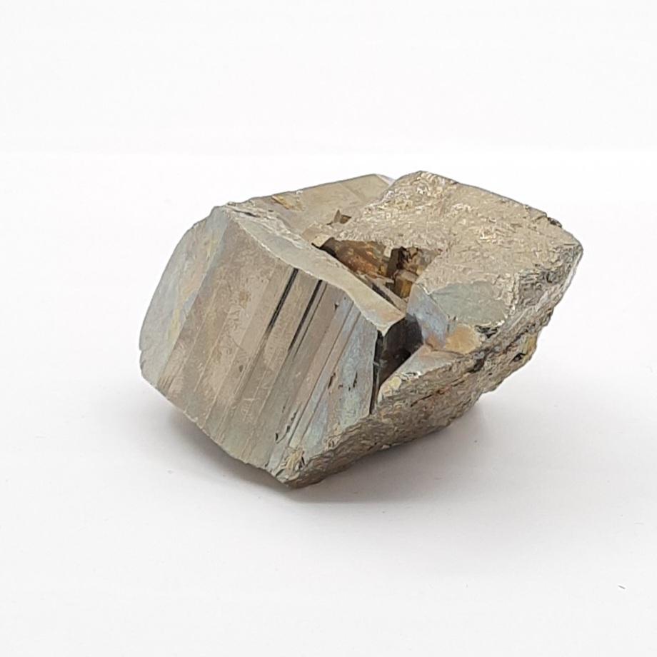 *Сросток кристаллов пирита