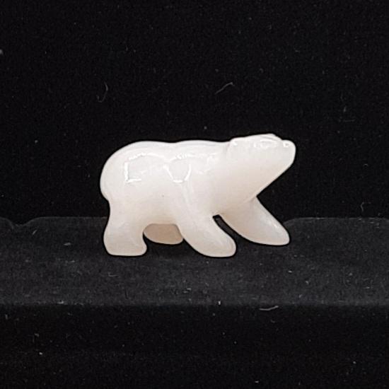 *"Медведь белый", нефрит