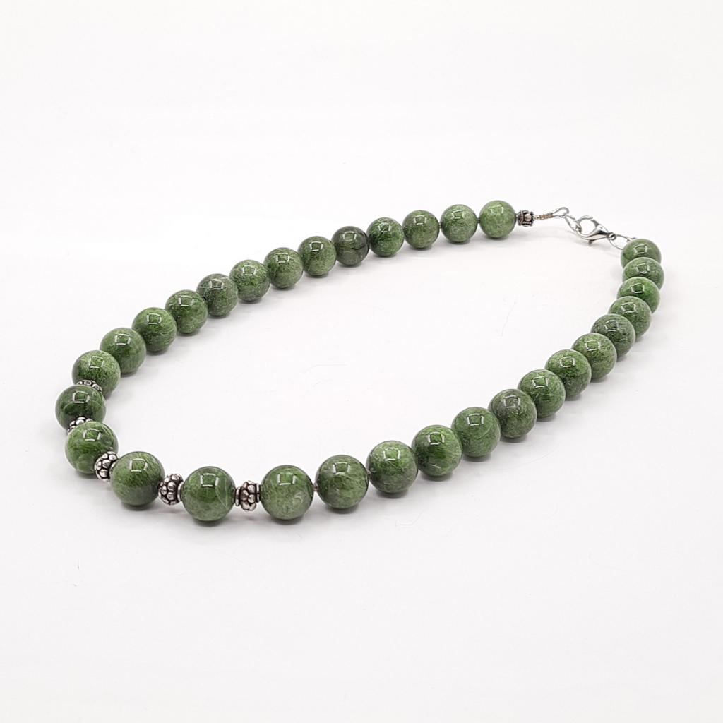 Бусы, хромдиопсид