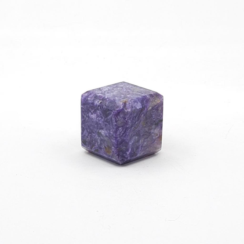 Куб, чароит