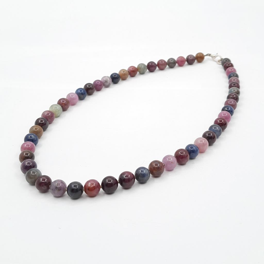 Бусы, корунд