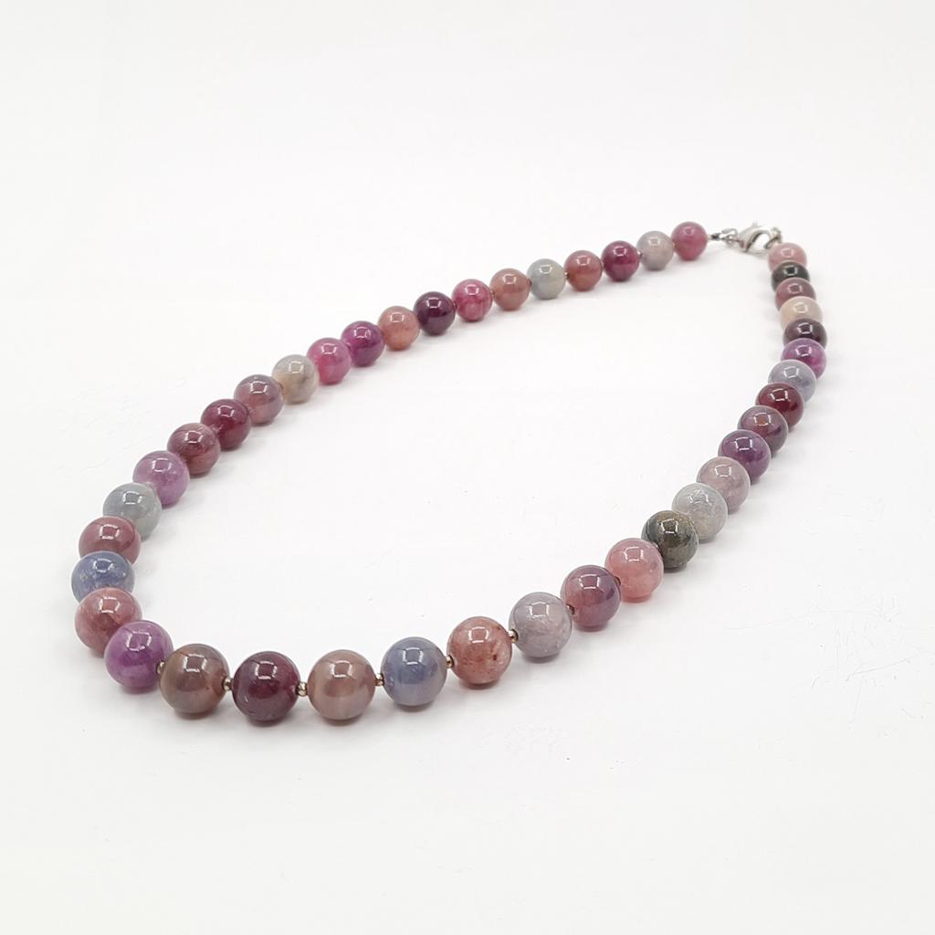 Бусы, корунд