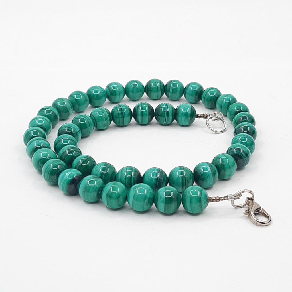 Бусы, малахит