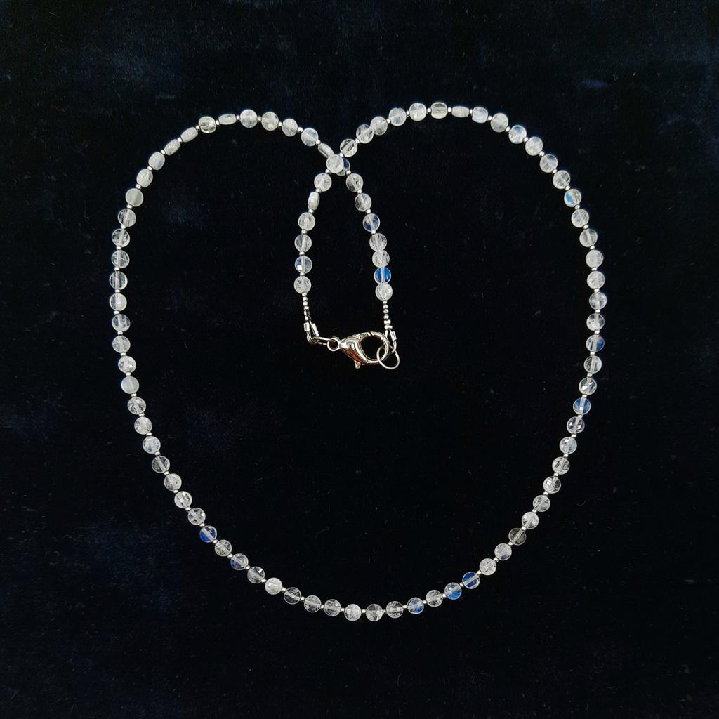 Бусы, лунный камень