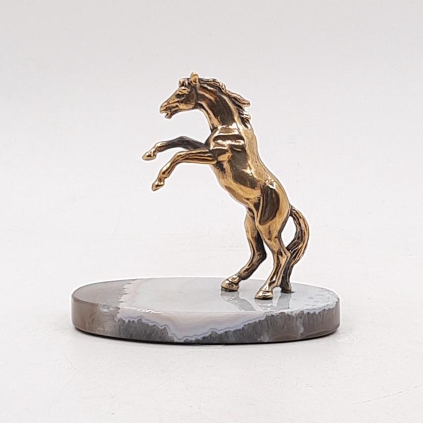 Композиция "Конь на агате"