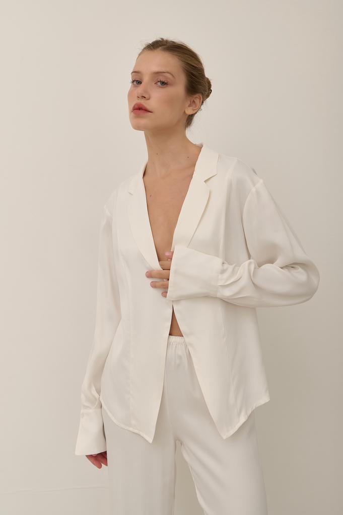 Блуза из вискозы молочная