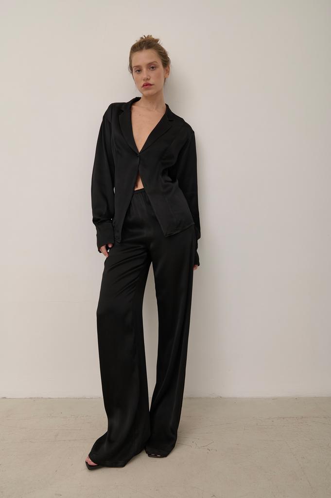 Блуза из вискозы черная