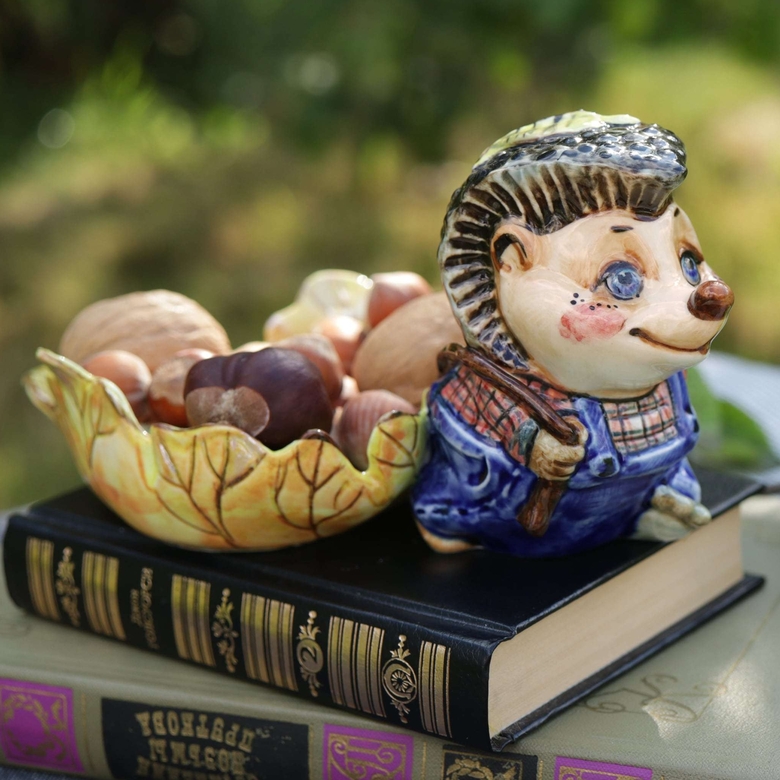 Конфетница фарфоровая Ёжик с листочком