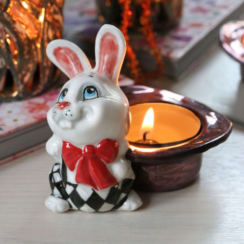 Подсвечник фарфоровый Кролик фокусника