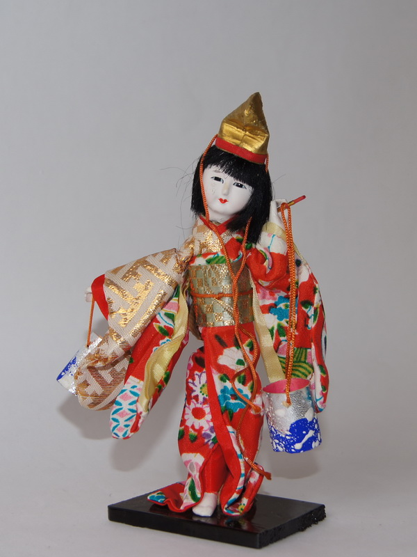 Японская миниатюра "Девушка с ведрами", 15 см, 70-е г. (500946)