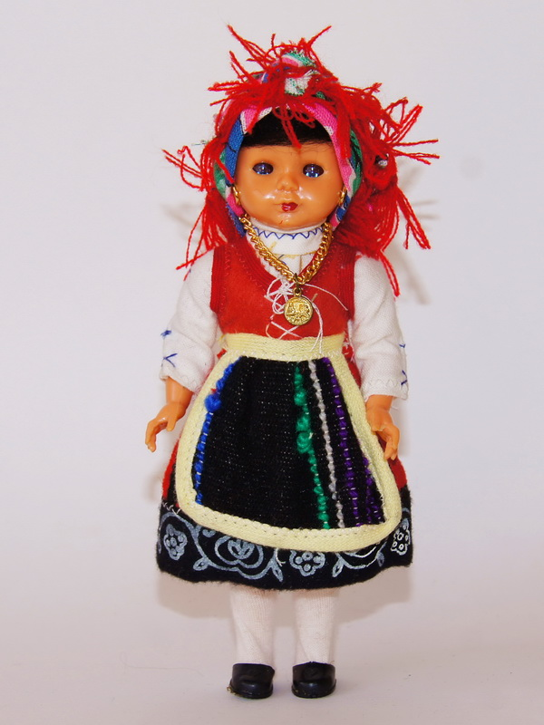 Кукла в португальском национальном платье, 17 см (2007783)