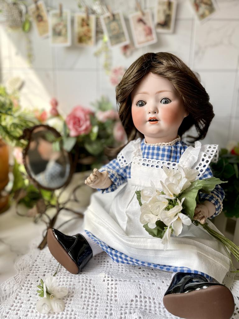Антикварная кукла